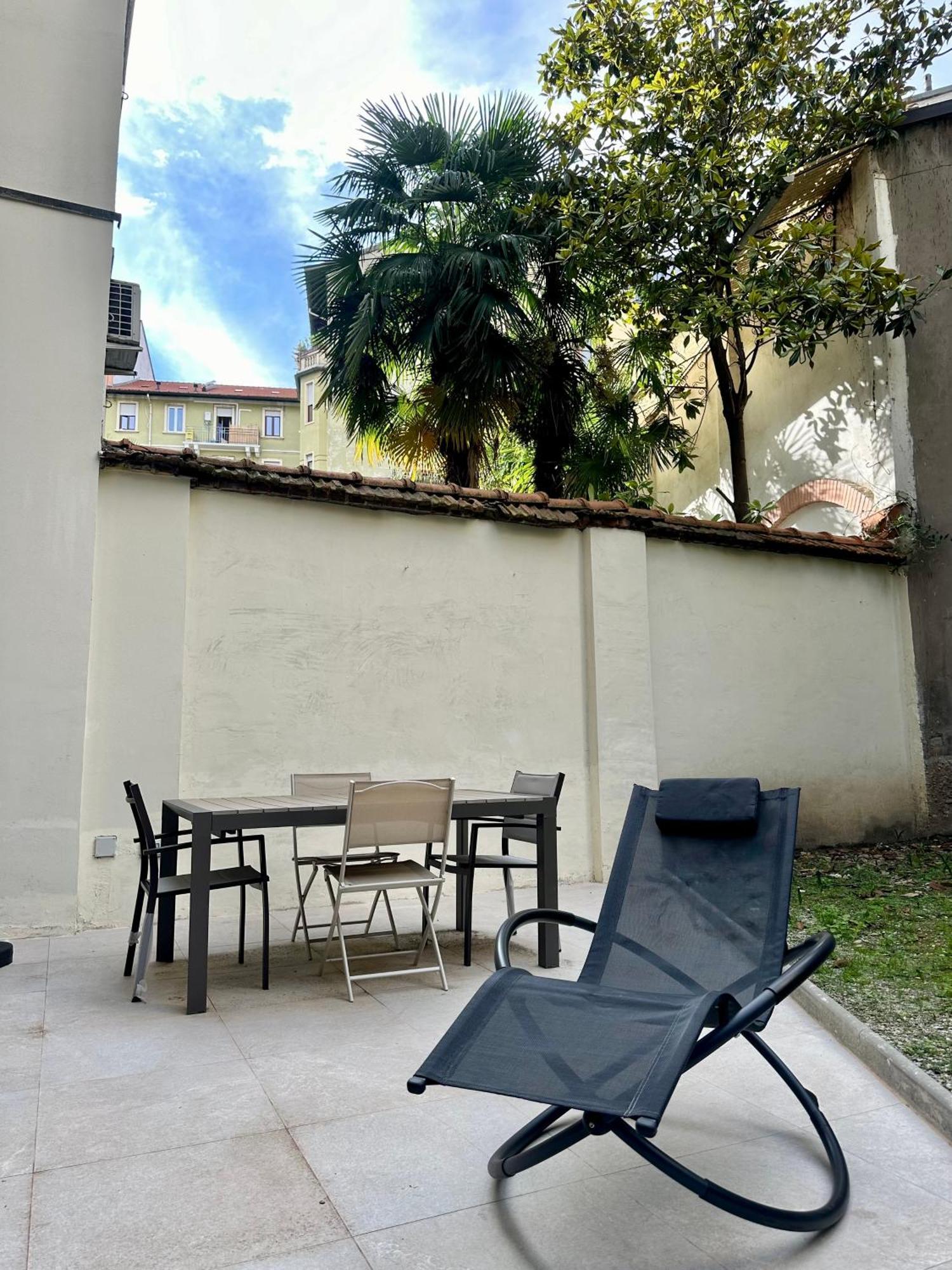 Appartement Lr Deluxe - Porta Venezia - Bilocale Con Giardino Privato *